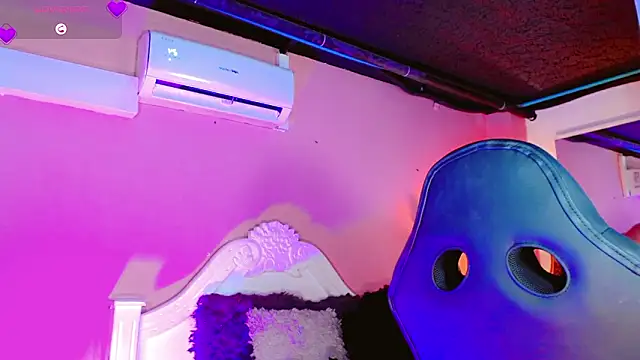 AnnaRouseQueen online show from February 2, 2026, 8:30 pm