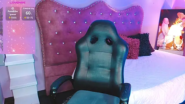 Snapshot of AnnaRouseQueen chatting on November 25, 2025, 4:13 am AnnaRouseQueen online show from November 25, 2025, 4:13 am