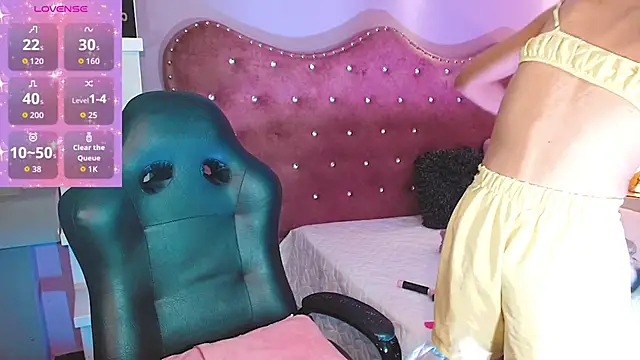 Snapshot of AnnaRouseQueen chatting on December 5, 2025, 4:00 am AnnaRouseQueen online show from December 5, 2025, 4:00 am