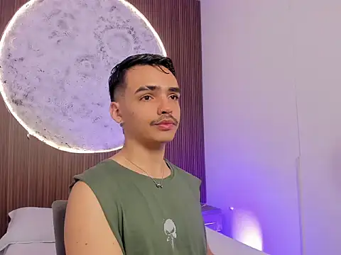 Snapshot of NicoKingg_ chatting on March 1, 2026, 12:38 pm NicoKingg online show from March 1, 2026, 12:38 pm