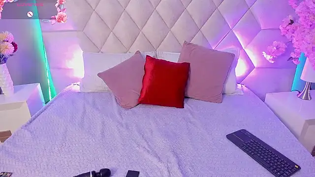 Snapshot of Neko_pam chatting on January 9, 2026, 6:15 pm Neko pam online show from January 9, 2026, 6:15 pm