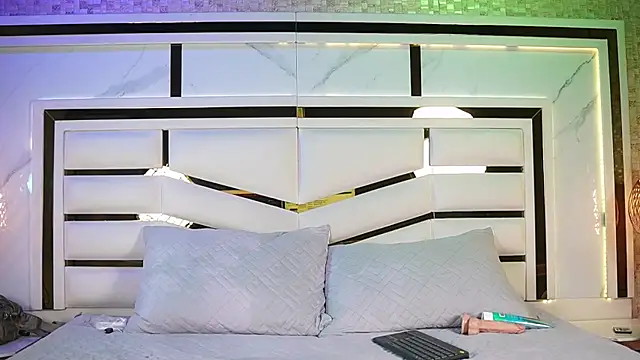 aria sm online show from December 3, 2025, 4:13 am