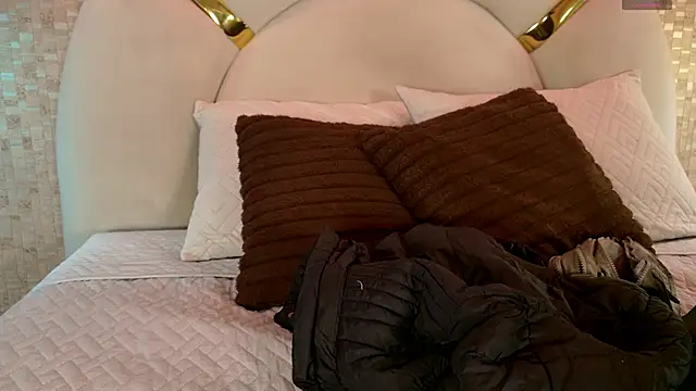 aria sm online show from November 21, 2025, 7:13 pm