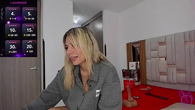 Snapshot of CamilaBliss chatting on February 6, 2026, 1:07 pm CamilaBliss online show from February 6, 2026, 1:07 pm