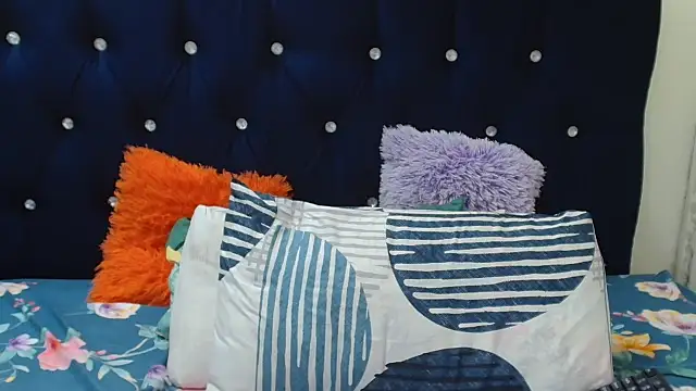 JuiceLips88 online show from December 2, 2025, 4:52 pm