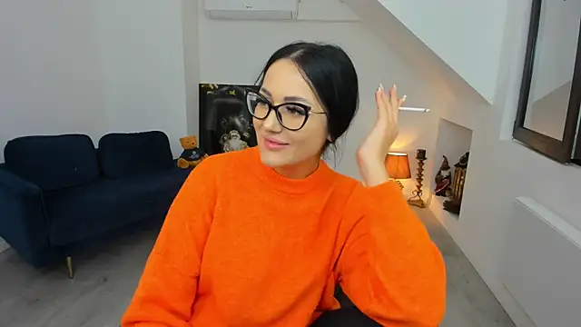 AnyaEvy online show from December 2, 2025, 5:09 am