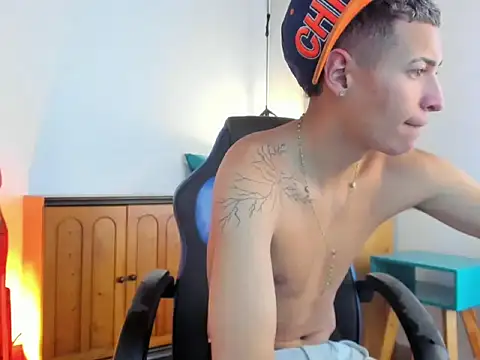 nick nizz online show from November 13, 2025, 12:31 pm