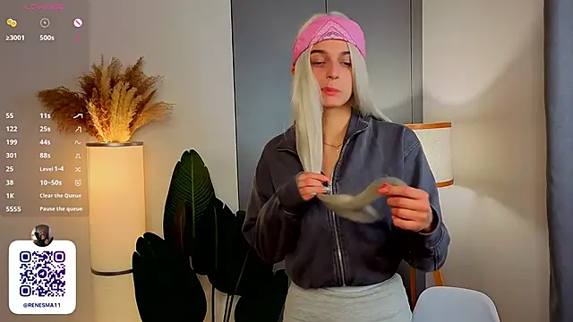 Snapshot of AdameShoyer chatting on November 22, 2025, 7:13 pm AdameShoyer online show from November 22, 2025, 7:13 pm