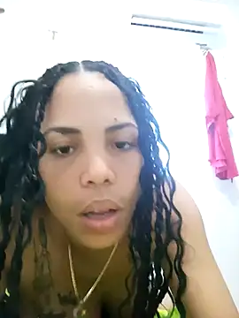 23Quenn online show from November 20, 2025, 8:09 pm