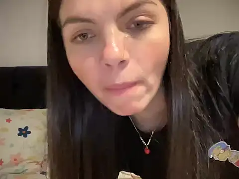 Mariana Ve online show from November 10, 2025, 3:22 am