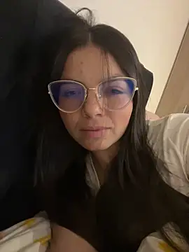 Mariana Ve online show from November 8, 2025, 3:43 am