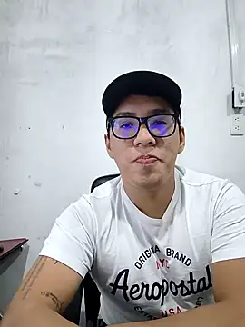 Snapshot of MiltonCede chatting on November 8, 2025, 2:53 pm MiltonCede online show from November 8, 2025, 2:53 pm