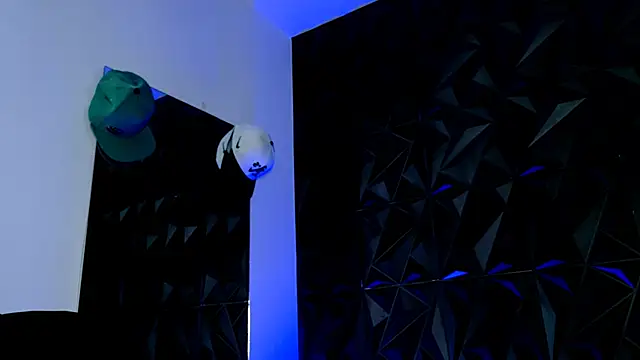 Maxwell Dupont online show from November 20, 2025, 8:09 pm