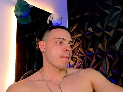 Maxwell Dupont online show from November 12, 2025, 9:51 pm