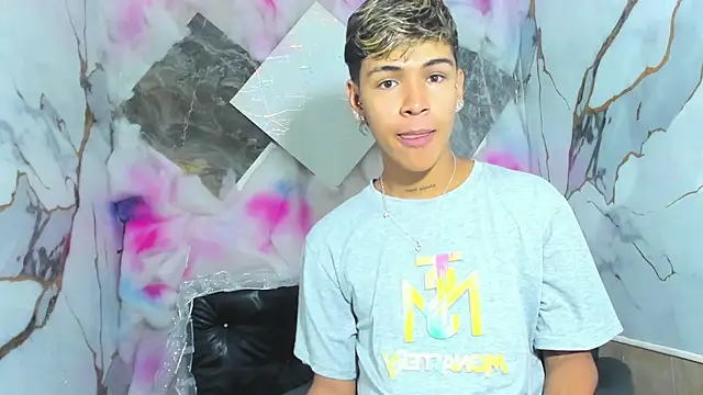 Snapshot of Timmy_Kiing_ chatting on November 27, 2025, 7:58 pm Timmy Kiing online show from November 27, 2025, 7:58 pm