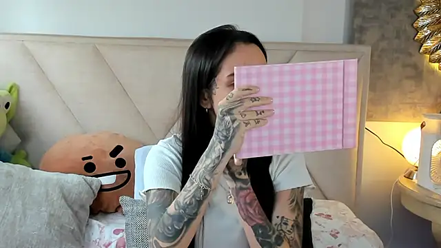 Snapshot of Angeline_smith1 chatting on January 8, 2026, 10:16 pm Angeline smith1 online show from January 8, 2026, 10:16 pm