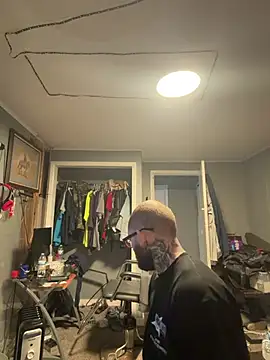 trickydickydaddy online show from February 10, 2026, 5:23 pm