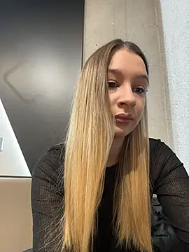 SashaCatt online show from December 5, 2025, 7:18 am