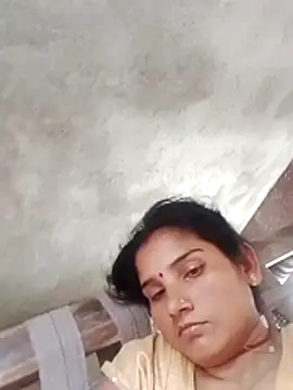 Snapshot of Seema_ji12 chatting on May 27, 2026, 9:27 am Seema ji12 online show from May 27, 2026, 9:27 am