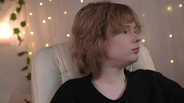 Snapshot of miccka__ chatting on November 13, 2025, 4:11 pm miccka online show from November 13, 2025, 4:11 pm