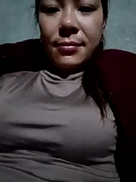 Snapshot of Lyla_john chatting on February 5, 2026, 11:00 pm Lyla john online show from February 5, 2026, 11:00 pm