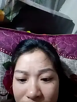 Snapshot of Lyla_john chatting on December 22, 2025, 10:32 pm Lyla john online show from December 22, 2025, 10:32 pm