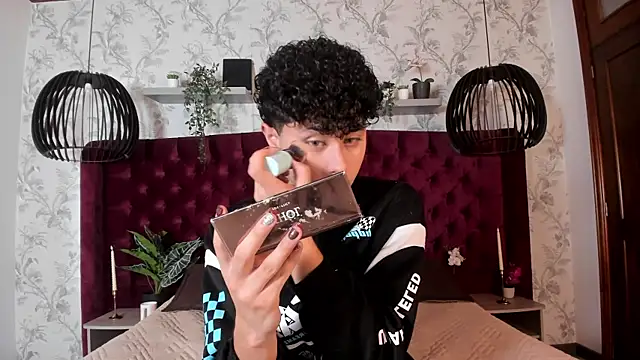 Noah dupont  online show from December 20, 2025, 11:35 am