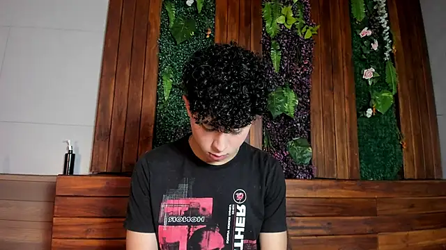 Noah dupont  online show from December 16, 2025, 11:58 am