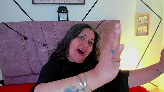 Snapshot of Victoriaa_Anderson chatting on February 17, 2026, 9:56 pm Victoriaa Anderson online show from February 17, 2026, 9:56 pm