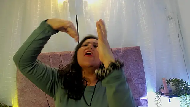 Victoriaa Anderson online show from March 9, 2026, 1:14 pm