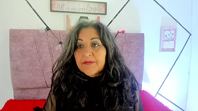 Snapshot of Victoriaa_Anderson chatting on February 13, 2026, 3:56 pm Victoriaa Anderson online show from February 13, 2026, 3:56 pm