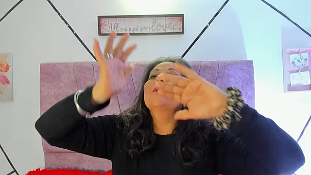 Snapshot of Victoriaa_Anderson chatting on January 16, 2026, 1:26 pm Victoriaa Anderson online show from January 16, 2026, 1:26 pm