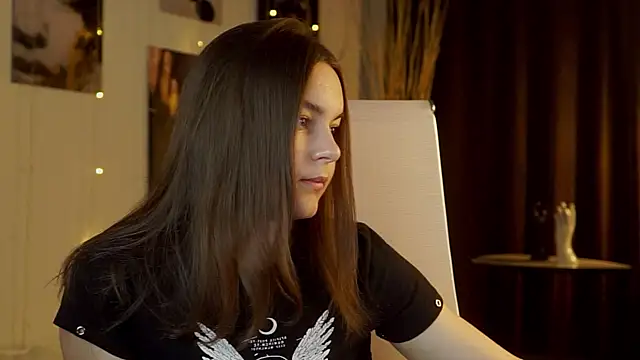 Snapshot of FrancescaCavaliere chatting on June 19, 2026, 12:55 pm FrancescaCavaliere online show from June 19, 2026, 12:55 pm