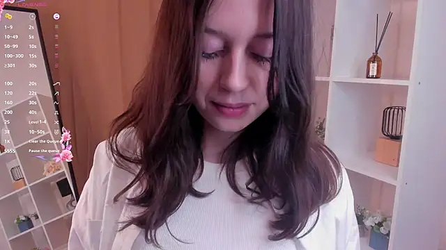 ColetteNeary online show from December 4, 2025, 3:22 pm