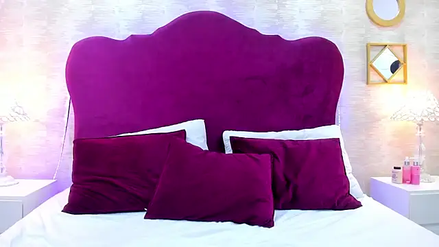 EllaEvanz online show from December 18, 2025, 5:06 pm