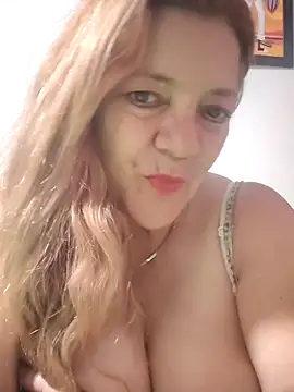 karlaanqui1 online show from April 11, 2026, 11:14 am