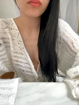 HeraShow online show from November 13, 2025, 6:01 pm