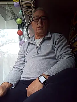 Snapshot of andy-1961 chatting on December 14, 2025, 2:33 pm andy-1961 online show from December 14, 2025, 2:33 pm