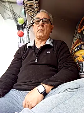 Snapshot of andy-1961 chatting on December 21, 2025, 11:34 am andy-1961 online show from December 21, 2025, 11:34 am