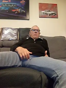 Snapshot of andy-1961 chatting on November 15, 2025, 7:51 pm andy-1961 online show from November 15, 2025, 7:51 pm