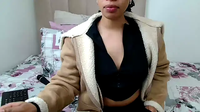 Snapshot of Nisha_102 chatting on November 19, 2025, 3:28 am Nisha 102 online show from November 19, 2025, 3:28 am