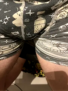 christophecamzzl online show from November 11, 2025, 4:46 pm