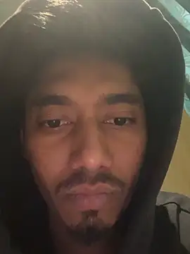 RonnySlim online show from November 10, 2025, 10:37 pm