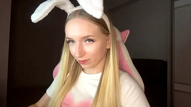 Snapshot of LaceDream chatting on November 27, 2025, 4:18 pm LaceDream online show from November 27, 2025, 4:18 pm