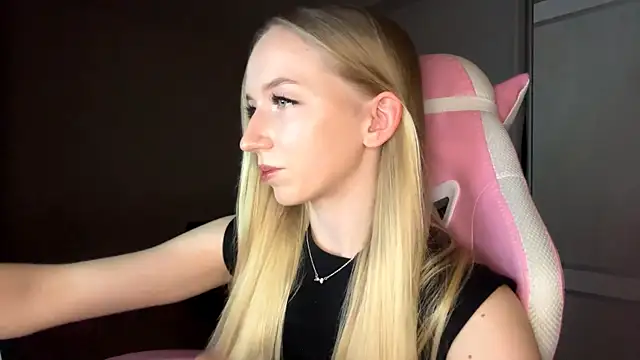 Snapshot of LaceDream chatting on November 24, 2025, 3:12 pm LaceDream online show from November 24, 2025, 3:12 pm