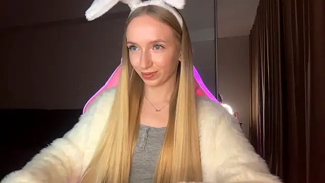 Snapshot of LaceDream chatting on December 19, 2025, 4:09 pm LaceDream online show from December 19, 2025, 4:09 pm