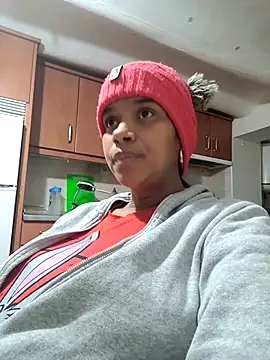 kyliecastell online show from December 2, 2025, 5:47 pm