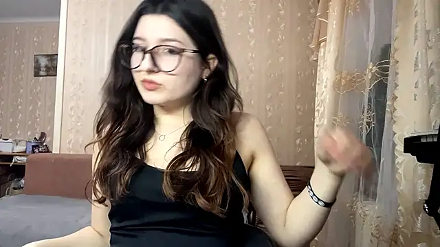 Snapshot of DonnieBooton chatting on December 16, 2025, 1:37 pm DonnieBooton online show from December 16, 2025, 1:37 pm