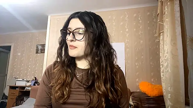 Snapshot of DonnieBooton chatting on November 21, 2025, 1:21 pm DonnieBooton online show from November 21, 2025, 1:21 pm