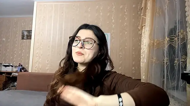 Snapshot of DonnieBooton chatting on December 15, 2025, 1:17 pm DonnieBooton online show from December 15, 2025, 1:17 pm